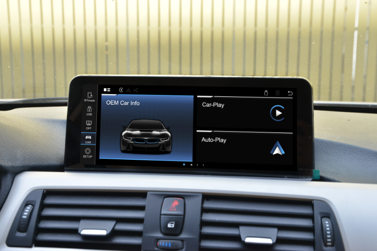 Car infotainment system with CarPlay and Auto-Play options