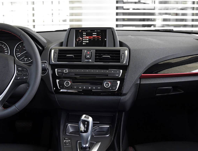 BMW F20 dashboard before CarPlay upgrade