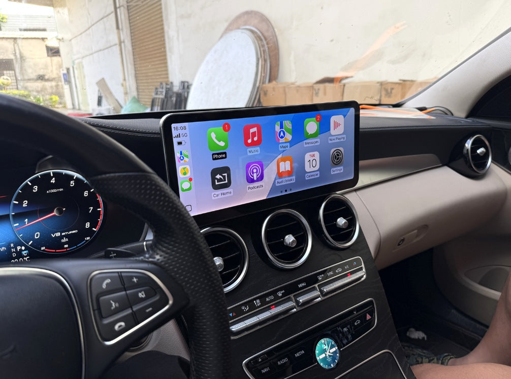 Mercedes W205 screen upgrade with Apple CarPlay.